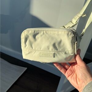 Athleta crossbody bag- like new